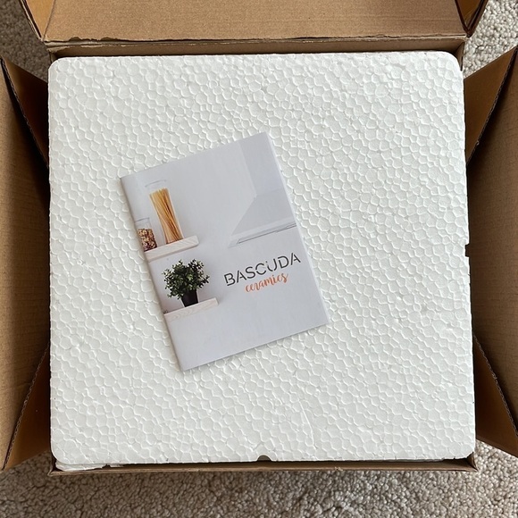 Brand New Set of 4 Porcelain Bowls 17 Ounce Microwave and Dishwasher Safe - Picture 11 of 13